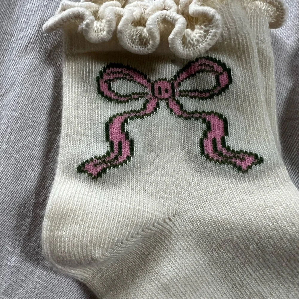 2 pair of socks and‎ 2 head band for girls